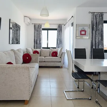 Casa Lottie - 5 Bed Private Pool Lanzarote וילה פלאיה בלנקה